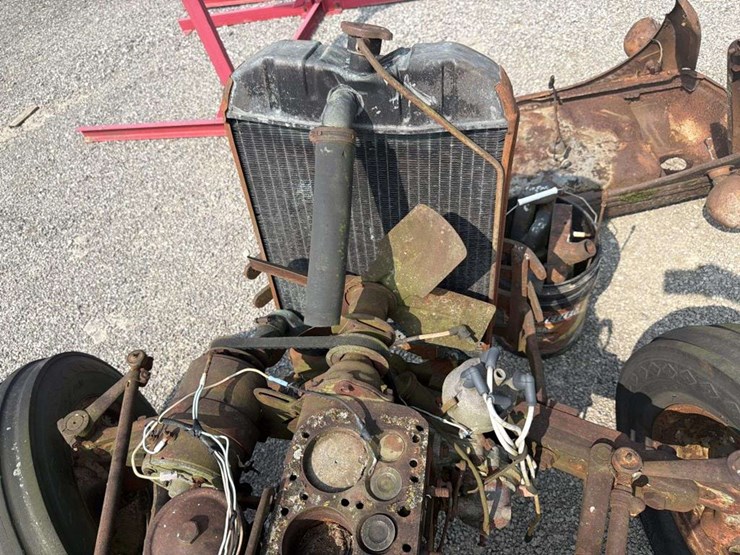 1952-ford-8n-image-10