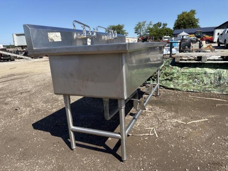 stainless-steel-3-bay-sink-image-3