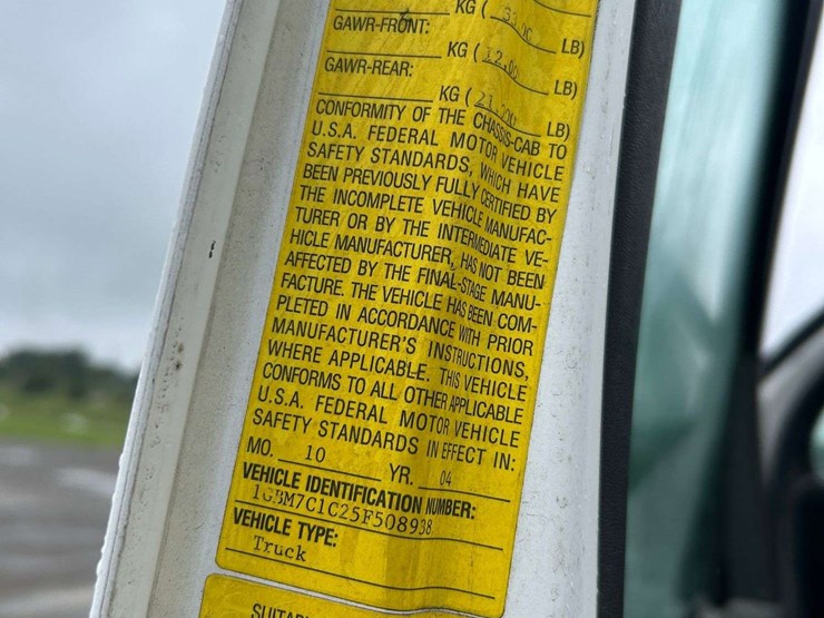 2005-chevrolet-c7500-fuel-&-lube-truck-image-49