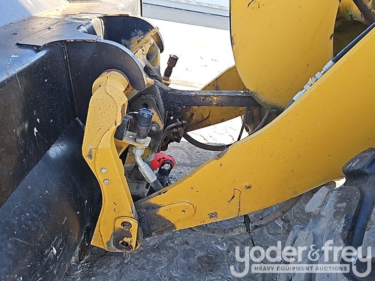 2021-caterpillar-926m-image-14