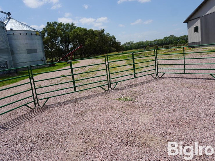 big-valley-corral-image-11