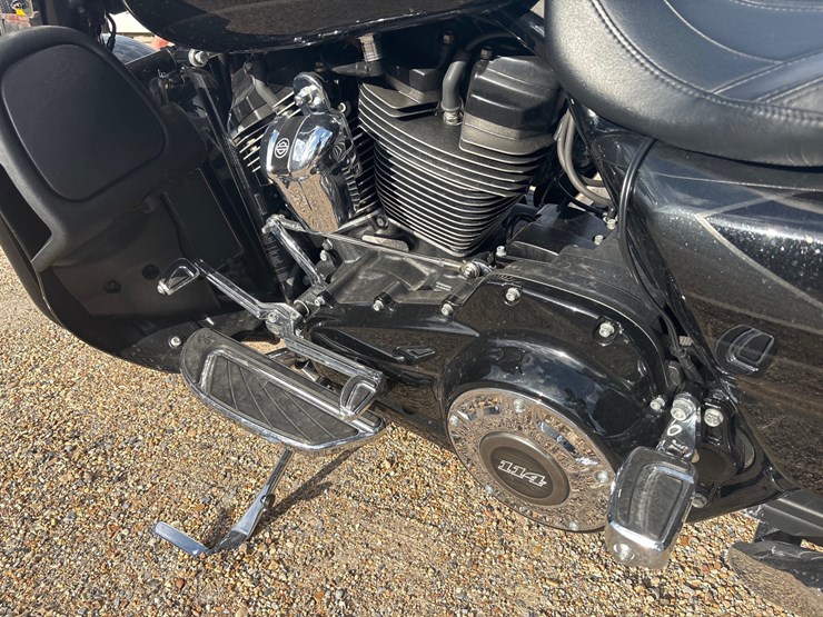 #35523-•-2017-harley-davidson-street-glider-image-6