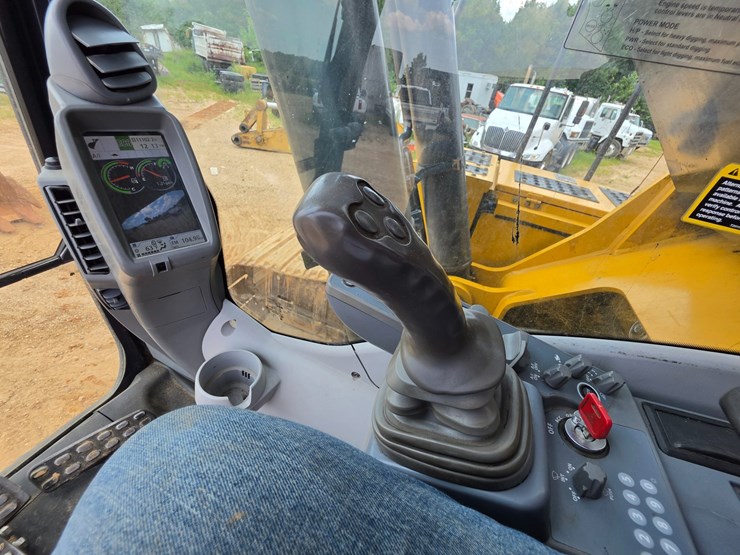 2018-deere-470g-lc-image-40
