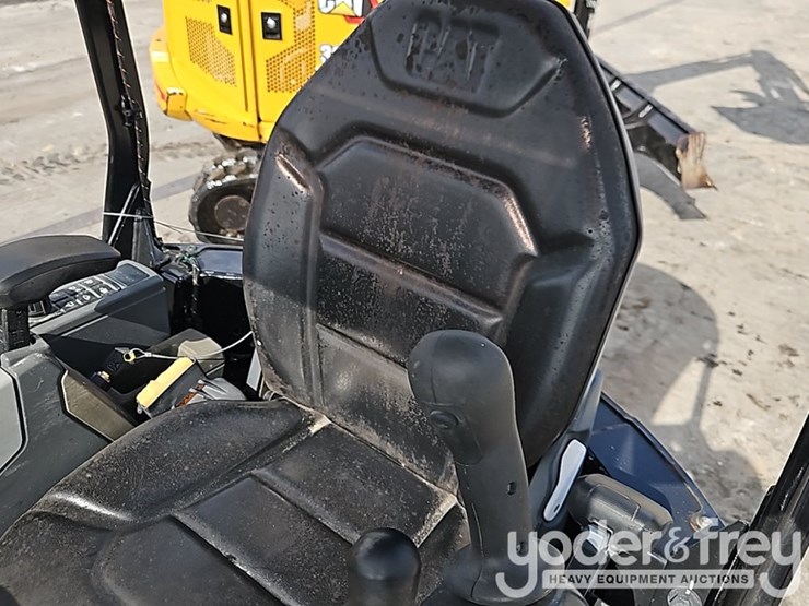 2022-caterpillar-301.7cr-image-27