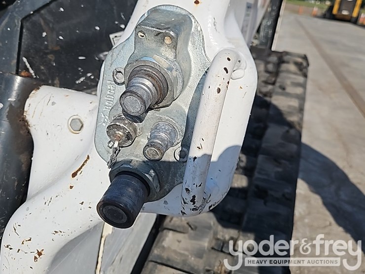 2024-bobcat-t64-image-17