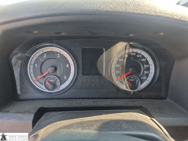 2016-dodge-3500-image-12