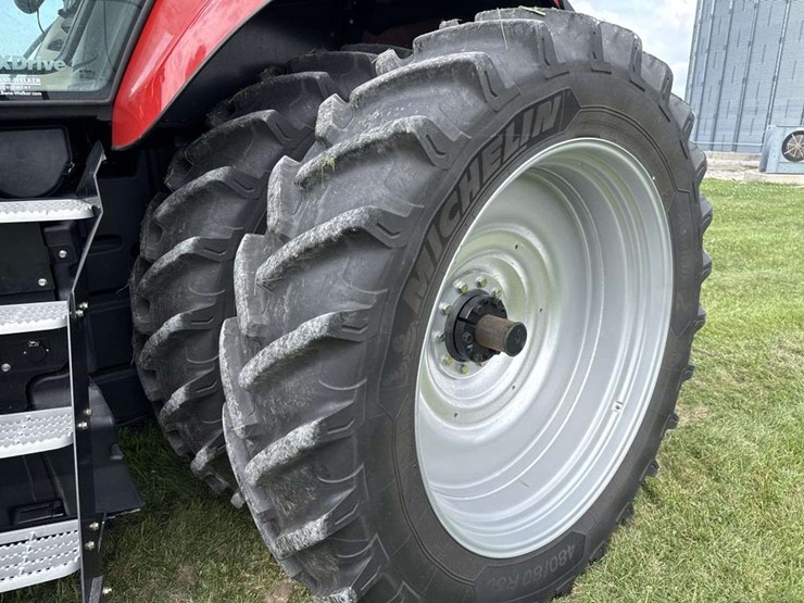 2021-case-ih-340-image-16