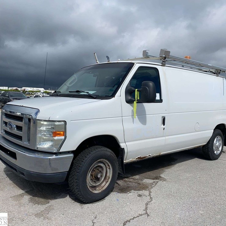 2010 FORD CARGO