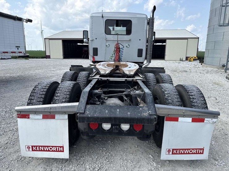 2014-kenworth-t680-image-3