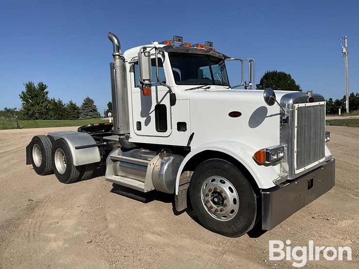 2005-peterbilt-378-image-3