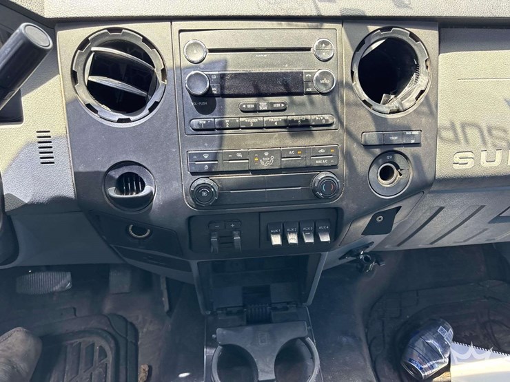 2015-ford-f550-image-13