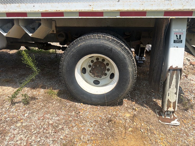 2001-ford-f750-image-16