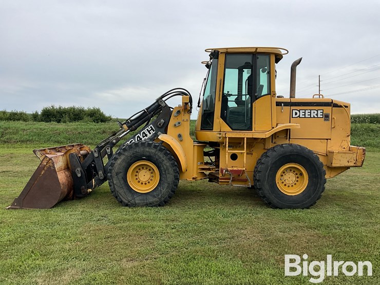 1999-deere-tc44h-image-8