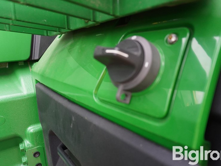 john-deere-8r-250-image-17