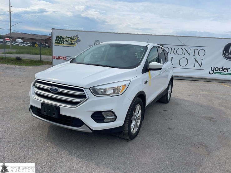 2017-ford-escape-image-1