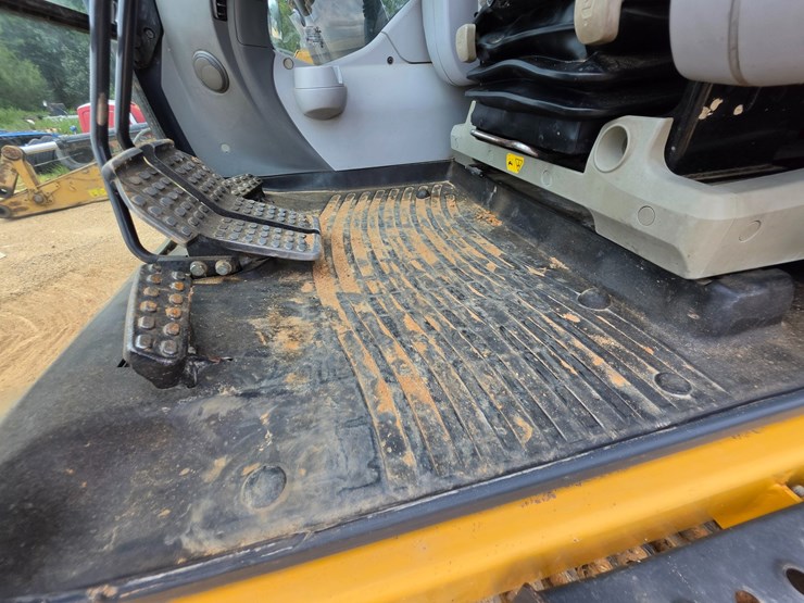 2018-deere-470g-lc-image-50