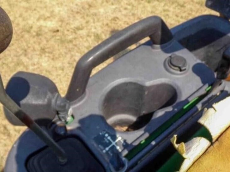 john-deere-1025r-image-13