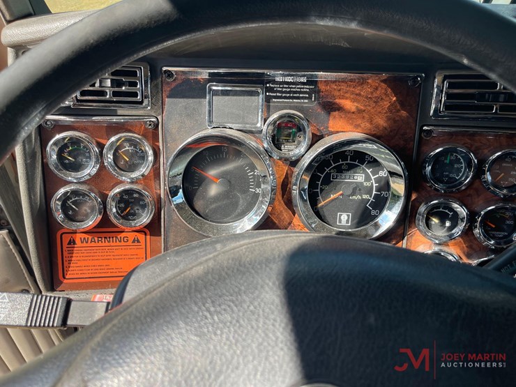 2003-kenworth-t802-day-cab-truck-tractor-image-23