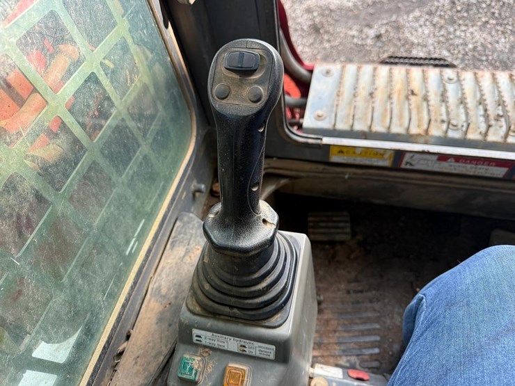 2016-takeuchi-tl10-image-25