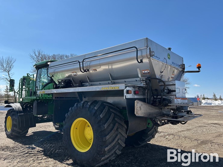 2021-john-deere-f4365-image-5