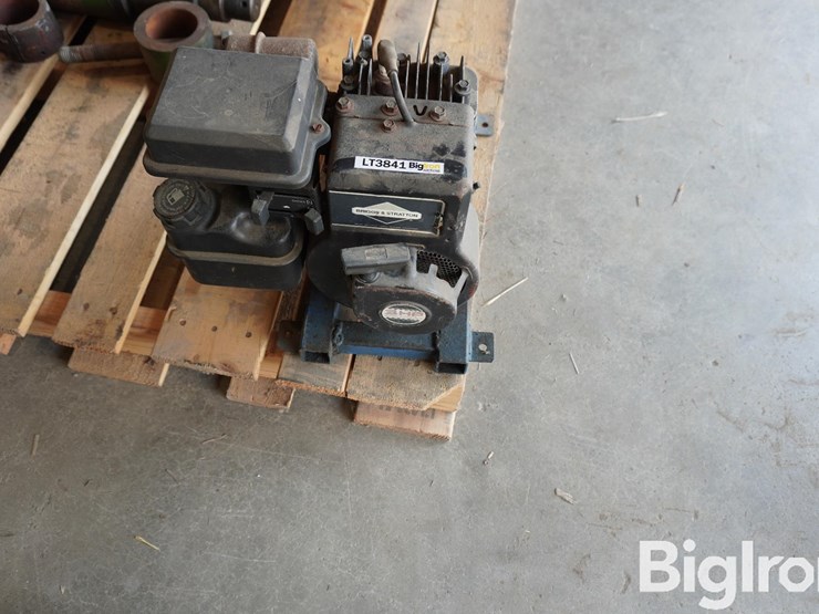 briggs-&-stratton-3-hp-gas-motor-image-4