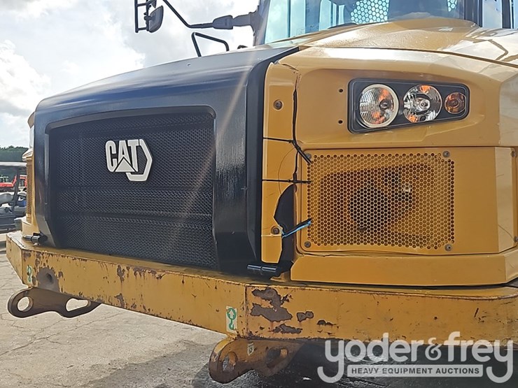 2021-caterpillar-730-image-26