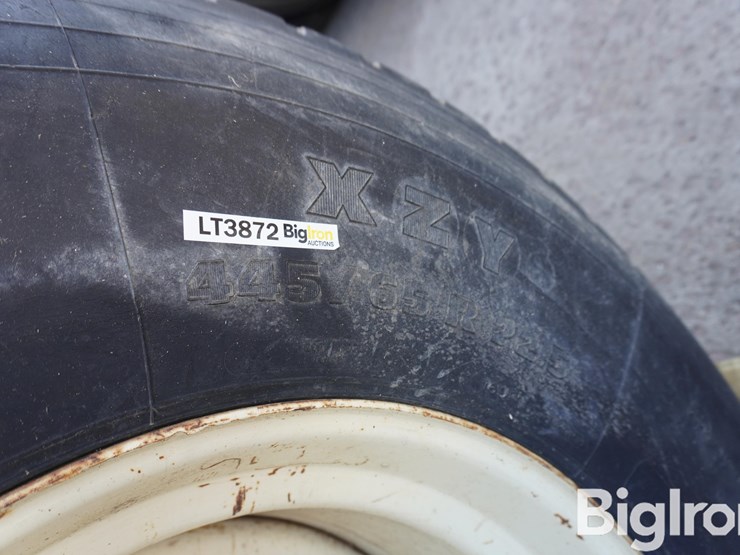 445/65r22.5-tire-and-rims-image-17