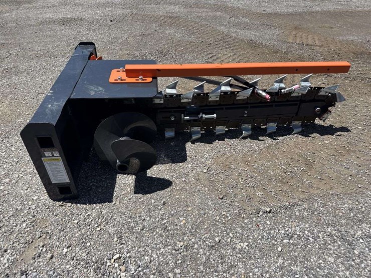 wolverine-tcr-12-48h-skidsteer-trencher-image-4