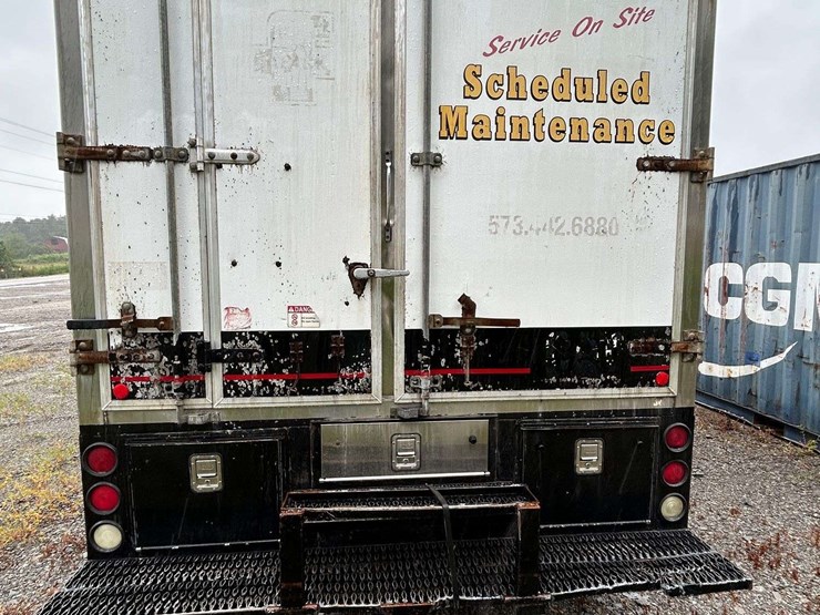 2005-chevrolet-c7500-fuel-&-lube-truck-image-4