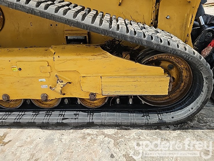 2025-caterpillar-275-image-10