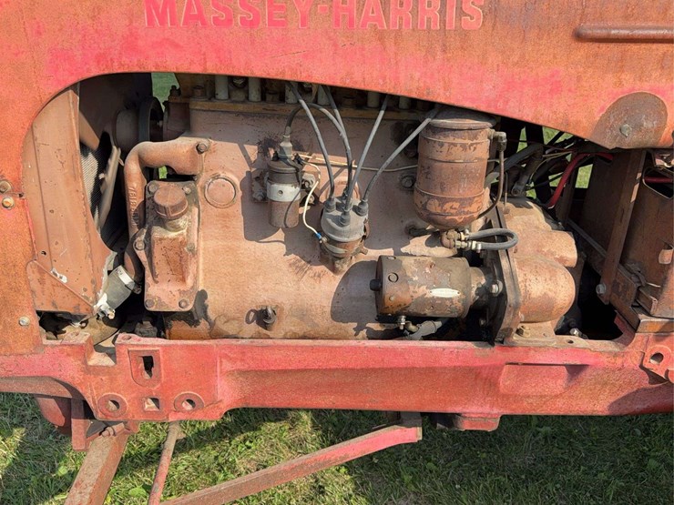 massey-ferguson-444-image-48
