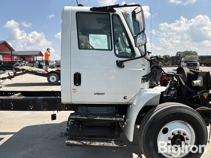 2019-international-durastar-4300-image-12