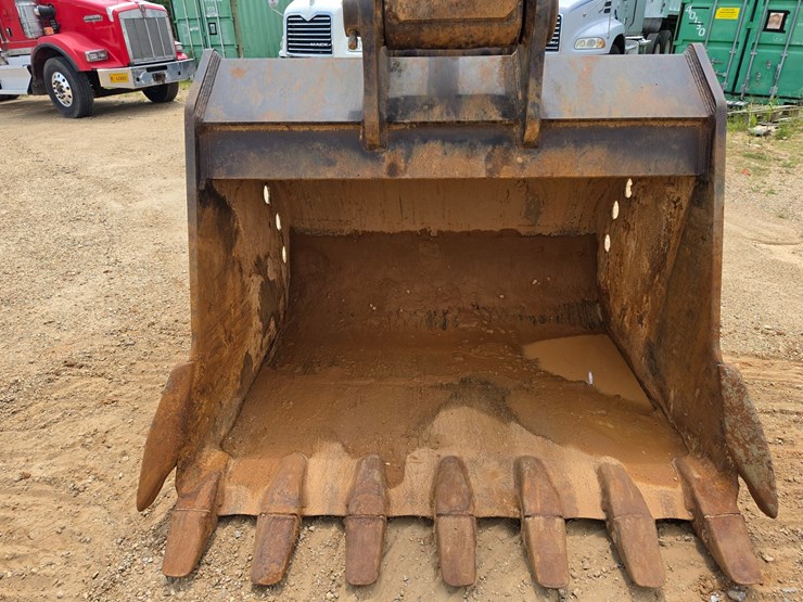 2018-deere-470g-lc-image-140
