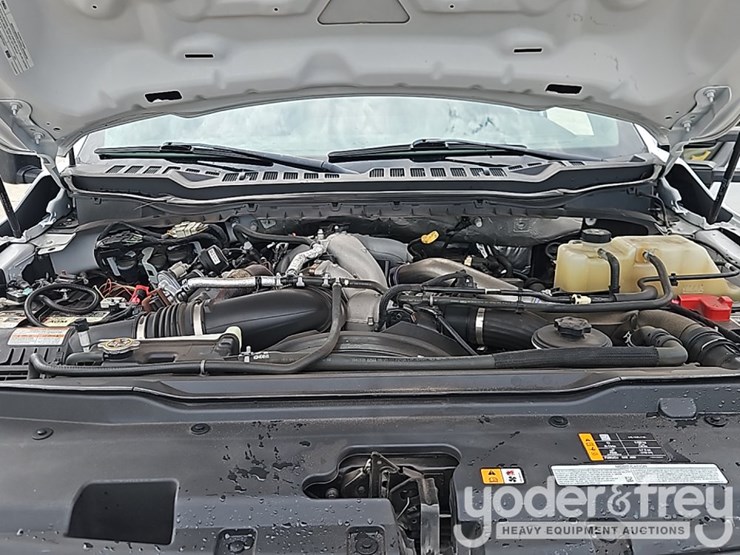 2023-ford-f550-xl-image-15