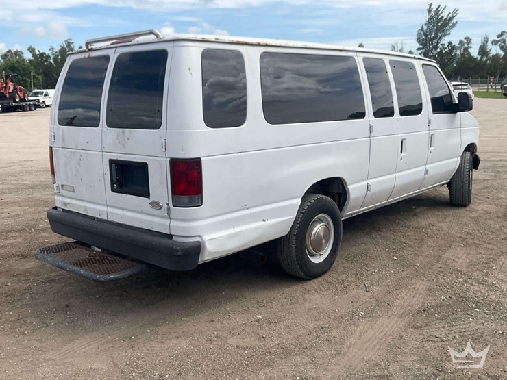 2003-ford-e350-image-3