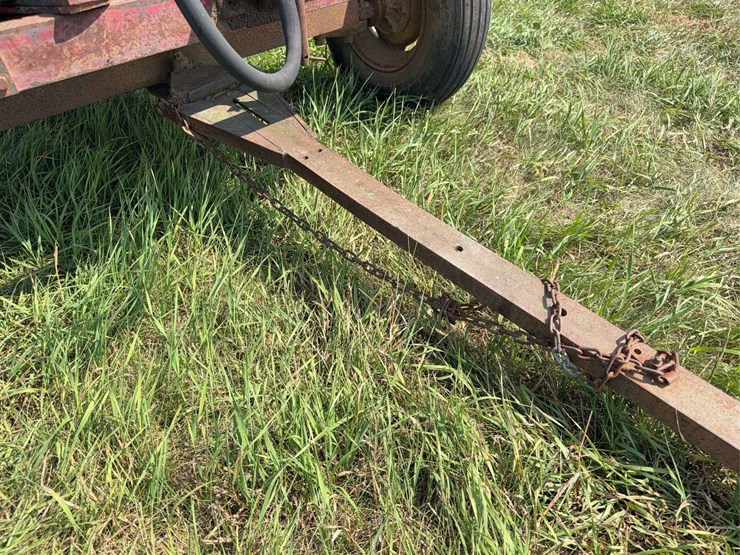 john-deere-running-gear-and-flare-box-wagon-with-simonsen-hoist-image-9