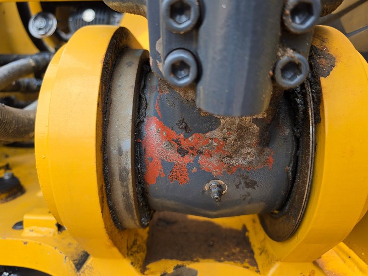 2018-deere-470g-lc-image-92