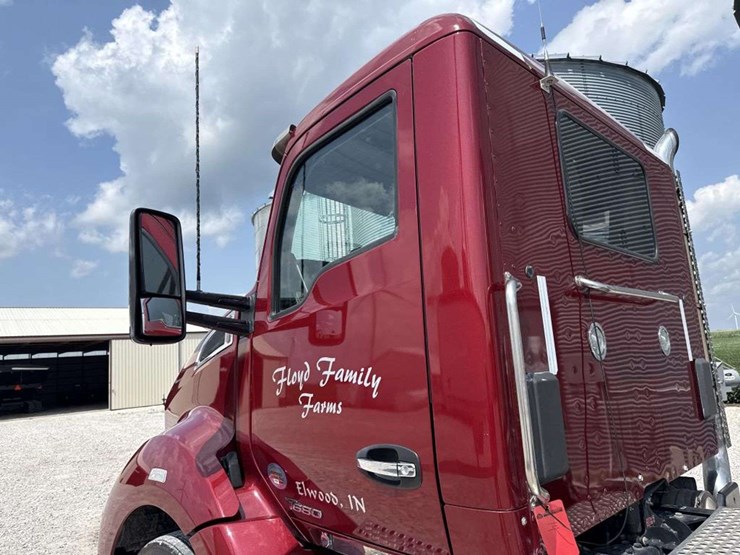 2014-kenworth-t680-image-10