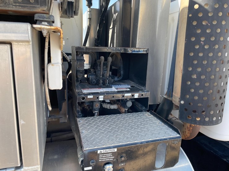 2005-vactor-2100-image-41