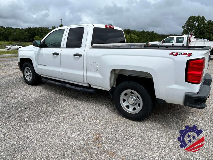 2018-chevrolet-silverado-pickup-truck-image-3