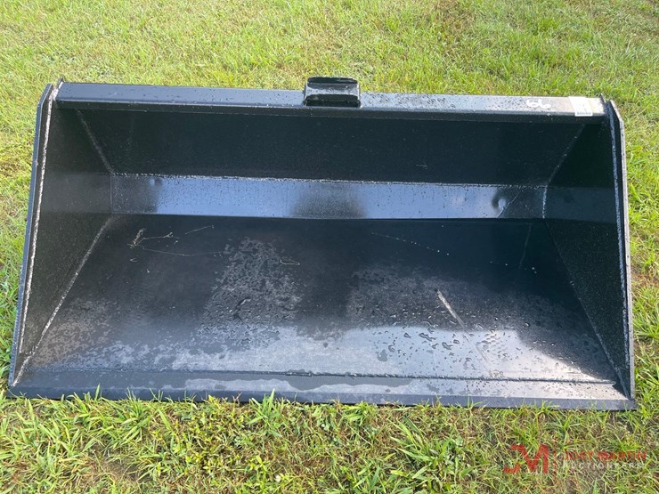 new-66"-smooth-bucket-skid-steer-attachment-image-6
