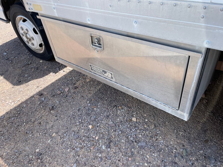 #2254-•-1998-isuzu-2-ton-cargo-truck-image-14