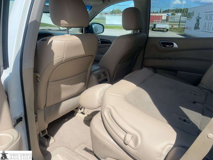 2015-nissan-pathfinder-image-15