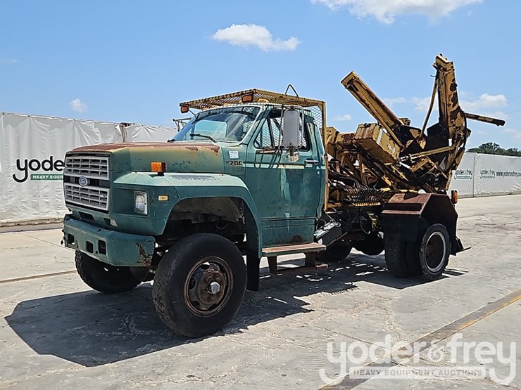1987-ford-f700-image-1