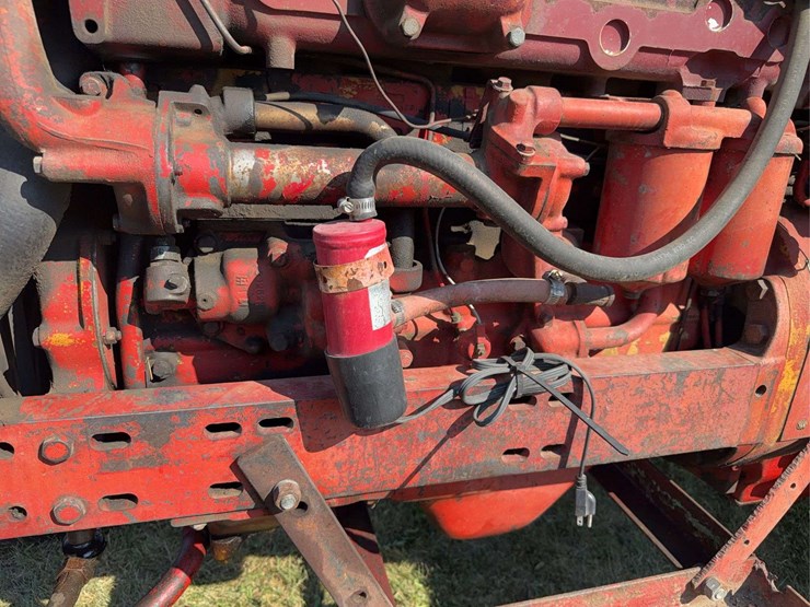 farmall-806-diesel-image-55