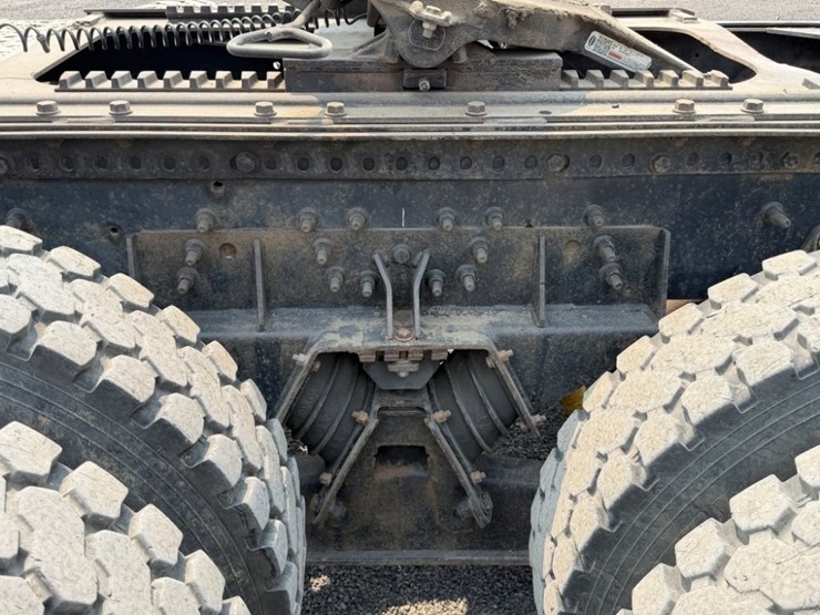 2004-international-5500i-t/a-truck-tractor-image-20