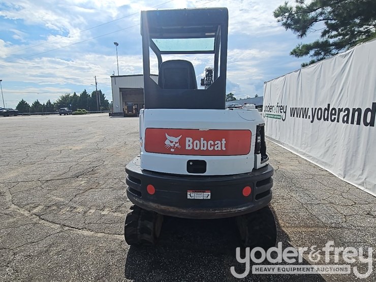 2016-bobcat-e32-image-4