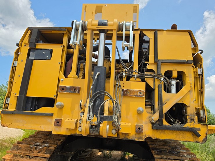 2023-caterpillar-374-image-117