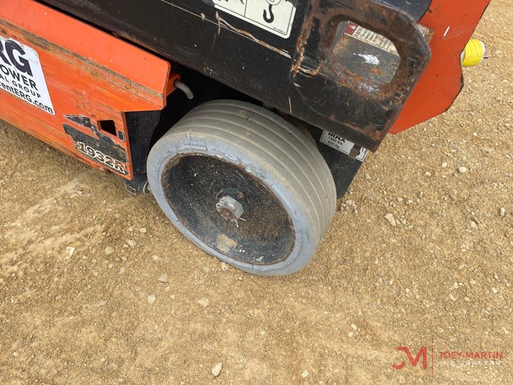 2017-jlg-1932r-image-9
