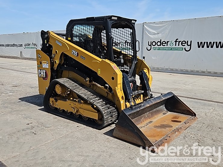 2025-caterpillar-255-image-7